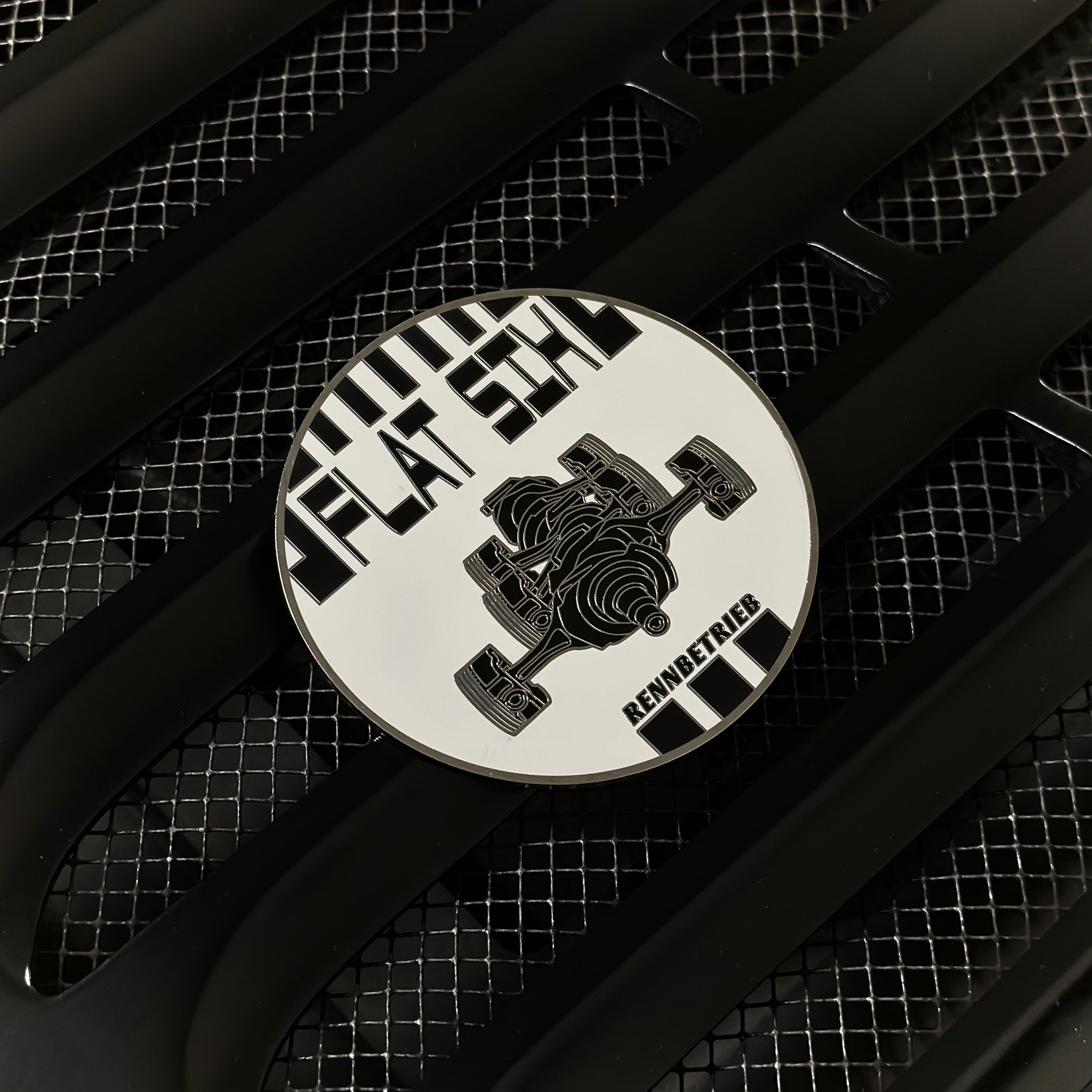 rennbetrieb flat six enamel car grill badge