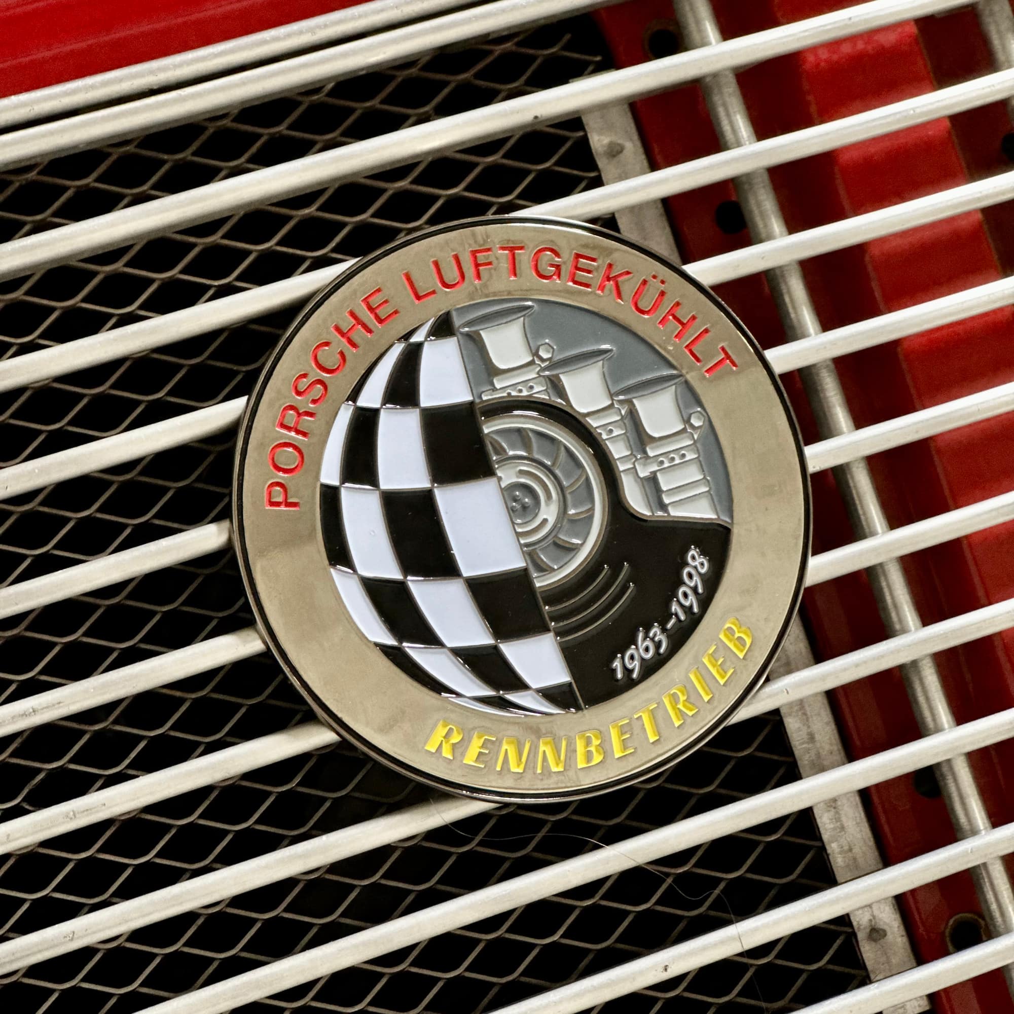 rennbetrieb enamel badge porsche luftgekühlt on red porsche 912