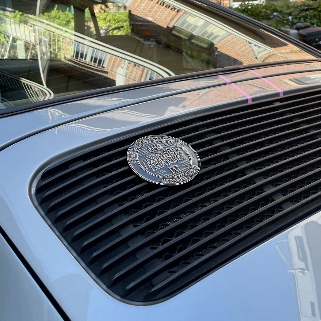 rennbetrieb enamel badge on porsche 911sc