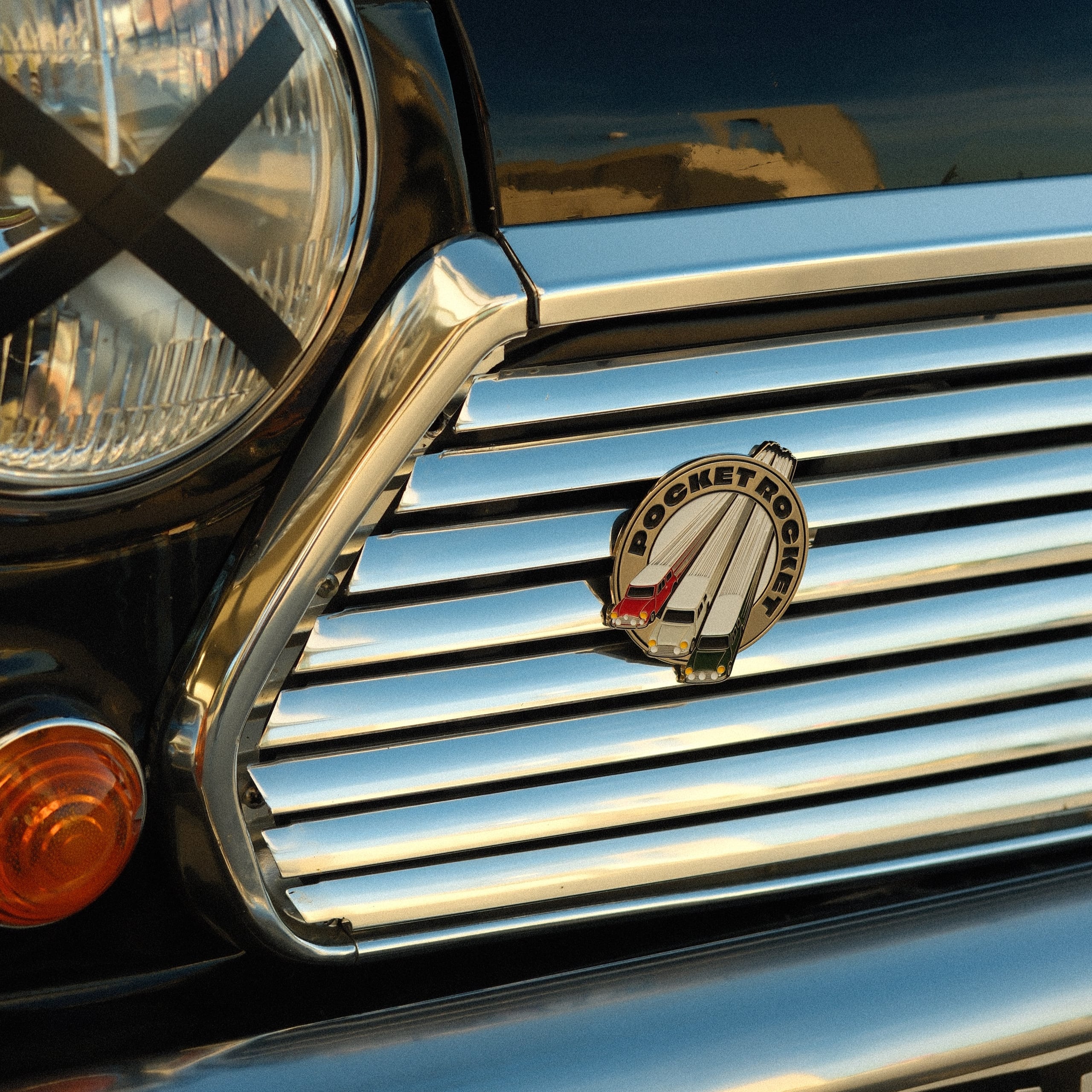 Pocket rocket enamel car grill badge for mini cooper