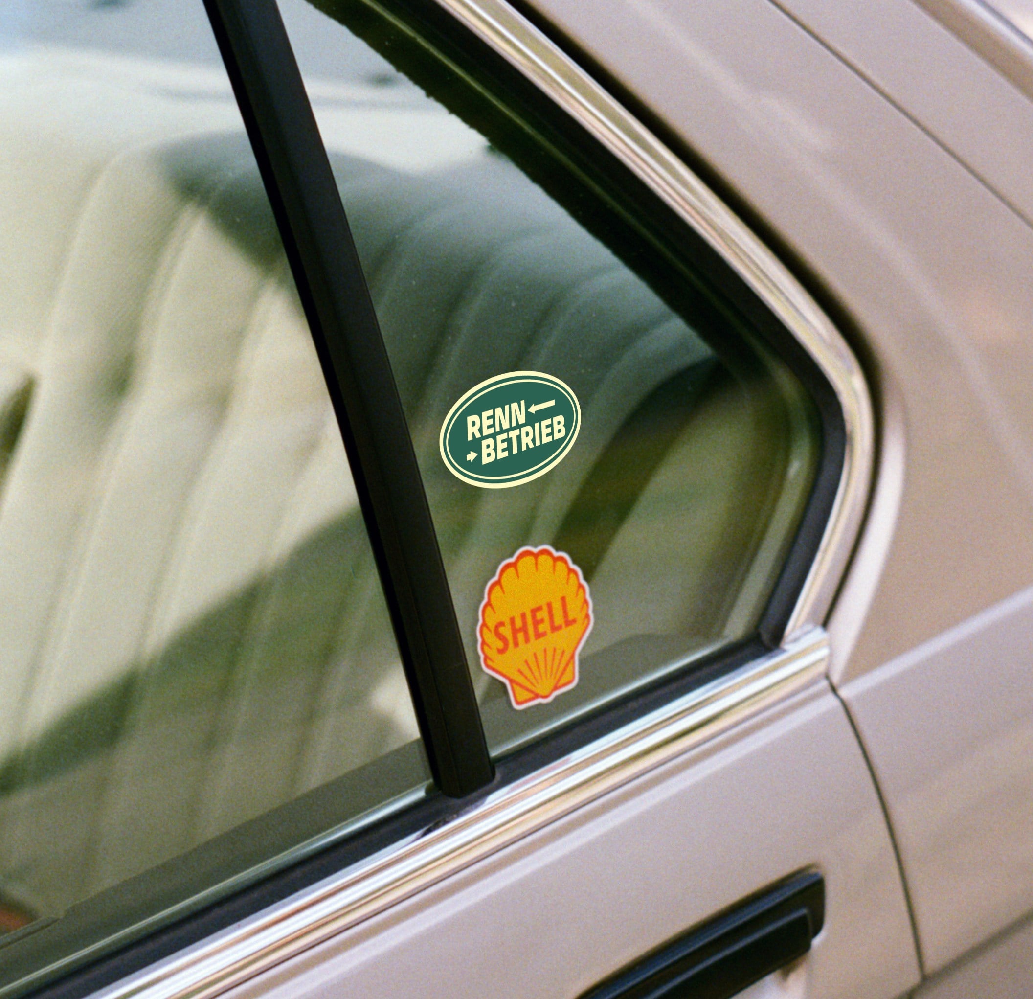 rennbetrieb sticker on mercedes car

